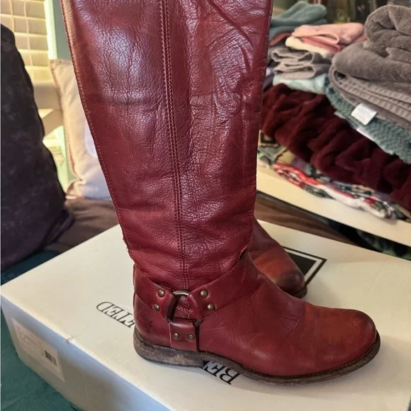 Frye Women's Burgundy Leather Heeled Boots - Picture 4 of 7